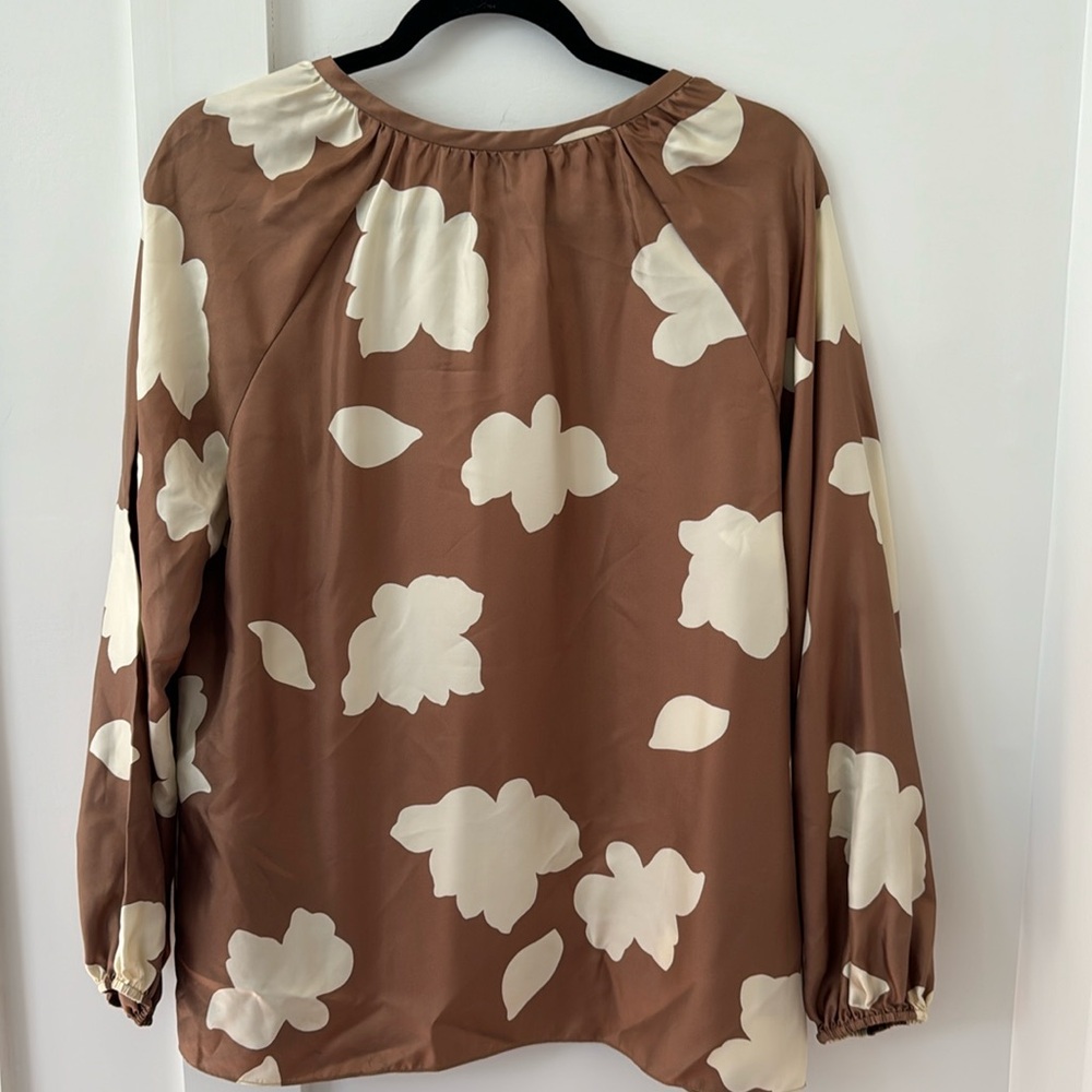 Theory: Petal Silk Puff Sleeve Blouse. Size M, Bright Camel - Picture 5 of 16